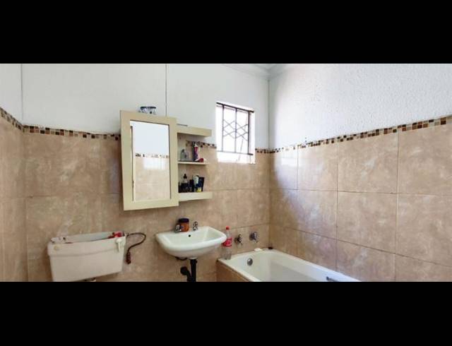 3 BEDROOM HOUSE FOR SALE IN MAPLETON